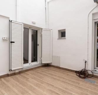 Irakleio House | Charming 2 Bedroom House in Iraklio, Greece
