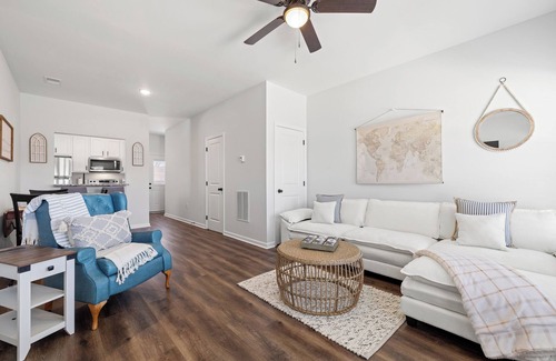 Berea House | Charming 2-bedroom house with WiFi, AC in lovely Berea