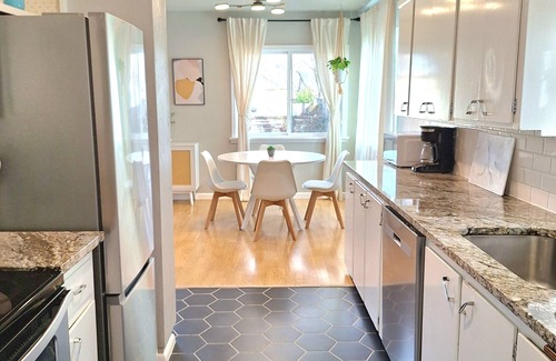 Veterans Park House | Charming 2-bedroom house with WiFi, AC in delightful Boise close to downtown