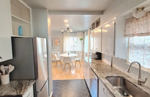 Veterans Park House | Charming 2-bedroom house with WiFi, AC in delightful Boise close to downtown