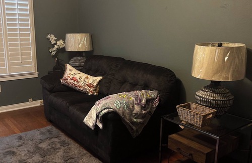 Hondo House | Charming 2-bedroom house in welcoming quiet Hondo w HEAT AC, WiFi, cable