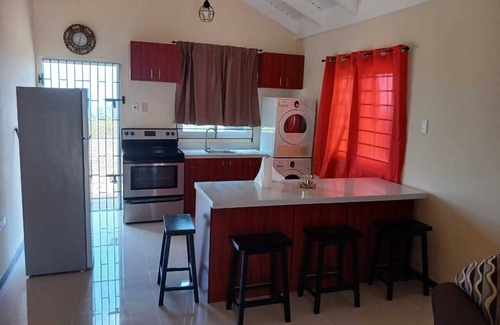 St.Bran's Burg House | Charming 2-bedroom house with AC, WiFi in marvelous Montego Bay