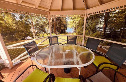 Fair Haven House | Charming 2-bedroom lake house with direct lake access!