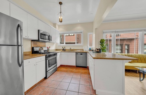 Adams Point Apartment | Charming 2-bedroom Oakland near Downtown - Amazing Location!