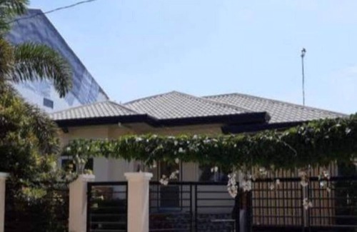 San Vicente House | Charming 2-bedroom bungalow with WiFi, AC in serene San Vicente