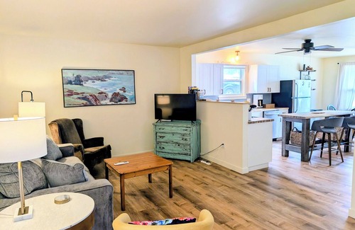 New Minas House | Charming 2-bedroom Retreat with AC, WiFi in the Heart of the Annapolis Valley