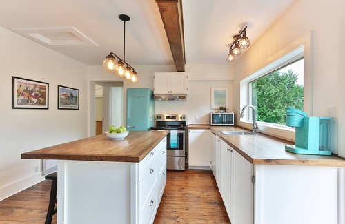 Knowlton Apartment | Charming 2 bedroom rental unit in Knowlton village