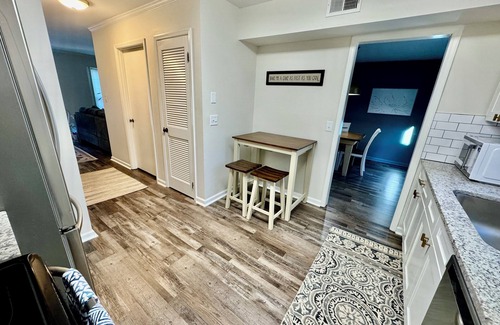 Crestline Heights House | Charming 2-bedroom townhome conveniently located