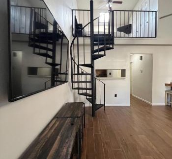 South Baton Rouge Apartment | Charming 2-bedroom townhome in brilliant Baton Rouge minutes from LSU