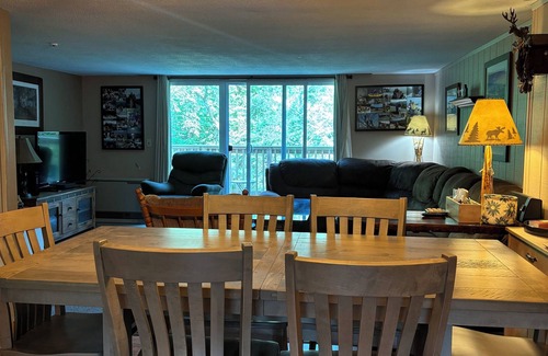 Thornton House | Charming 2-bedroom townhome in Thornton NH. Sleeps 9. 2 beds/2 baths.
