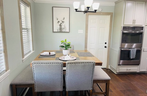 Shenandoah House | Charming 2-bedroom house with Laundry in lovely Baton Rouge