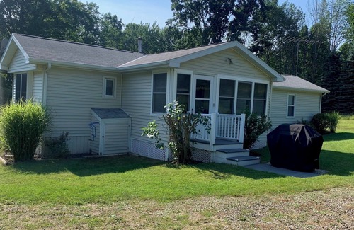 Bemus Point House | Charming 2-bedroom house with WiFi, AC in serene Bemus Point