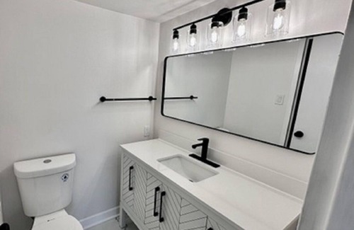 Silver Spring Apartment | Charming 2-bedroom apartment with AC, fitness room in awesome College Park