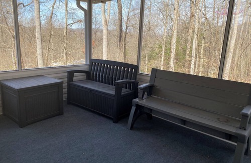 Maynardville House | Charming 2-bedroom home, sleeps 6, near Hickory Star Marina. Boat parking