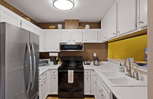 Uptown Design District Condo | Charming 2-bedroom condo in serene Uptown North Palm Springs!