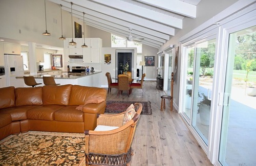Valley Center House | Charming 2-bedroom 2-bathroom house located in the Pauma Valley Country Club