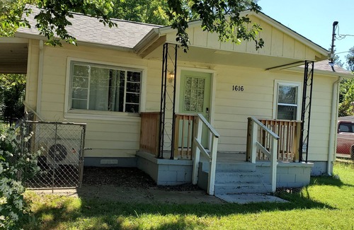 Springfield House | Charming 2-bedroom house in enchanting Springfield.