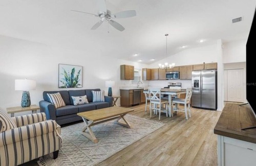 Okahumpka Villa | Charming 2-Bedroom, 2-Bath Villa in Newell Village