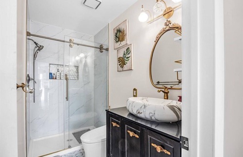 Westminster Apartment | Charming 2-bedroom studio in Westminster with AC, WiFi. Enjoy your stay!