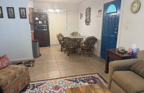 North Austin Civic Association Villa | Charming 2-bedroom villa in pleasant Austin with WiFi, AC