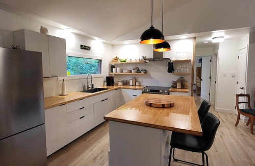 Grand-Digue House | Charming 2-BR house with AC, WiFi, firepit and only 5 min walk from beach