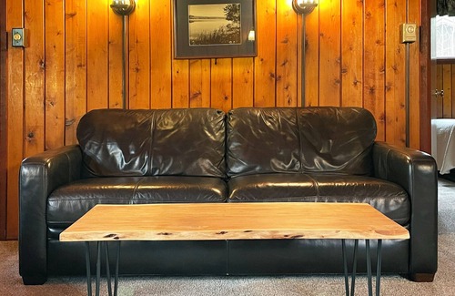 Reeders Cabin | Charming 2 BR Log Cabin in the Poconos