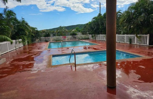 Kingston House | Charming 2-bedroom house in St. Catherine Parish with WiFi, AC