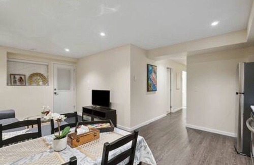 Surrey House | Charming 2BD Basement Suite, Surrey!