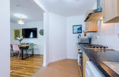 Coventry Apartment | Charming 2Bed Retreat in Historic Coventry