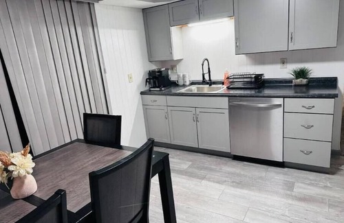 Overland House | Charming 2BR home with a garage
