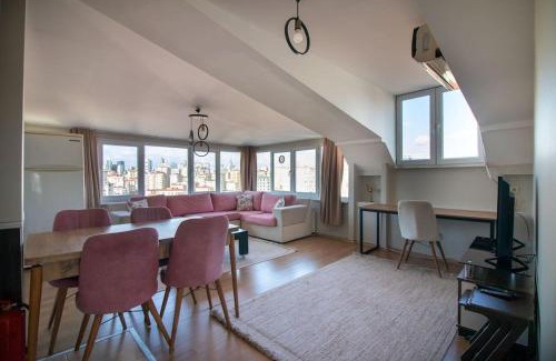 Maltepe Apartment | Charming 2BR Panoramic Views Penthouse in Maltepe
