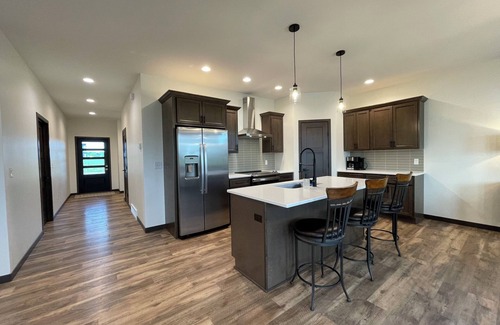 Brookings House | Charming 3-bed 2-bath with two stall garage