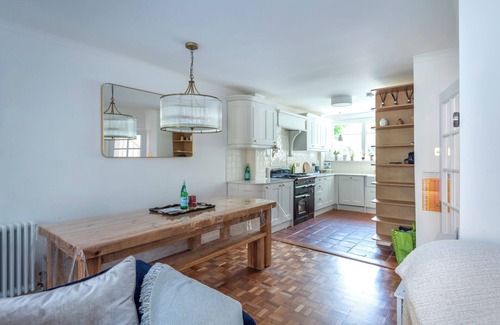 Mortlake House | Charming 3-Bedroom House in Richmond