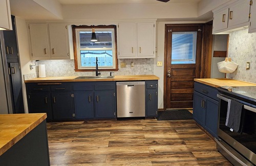 Menomonee Falls House | Charming 3 Bedroom Home!