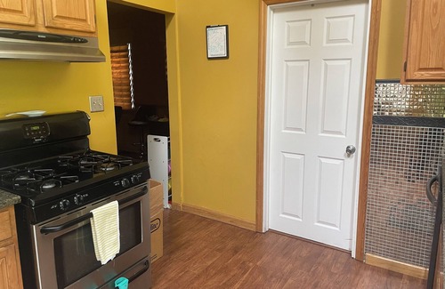 Wildwood House | Charming 3 bedroom 1 bath house located 15 min away from Oakmont Country Club.