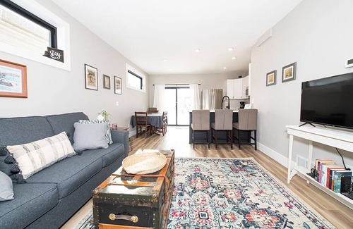 Winona House | Charming 3-bedroom, 2 bathroom house with outdoor space in Winona