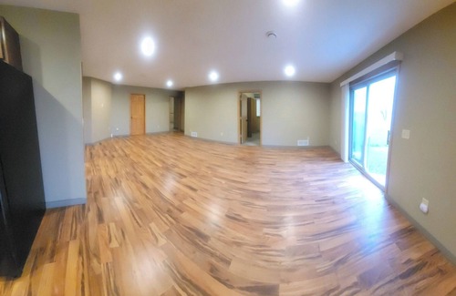 Blue Earth County Apartment | Charming 3-bedroom apartment in lower level of home. Eagle Lake with AC, WiFi
