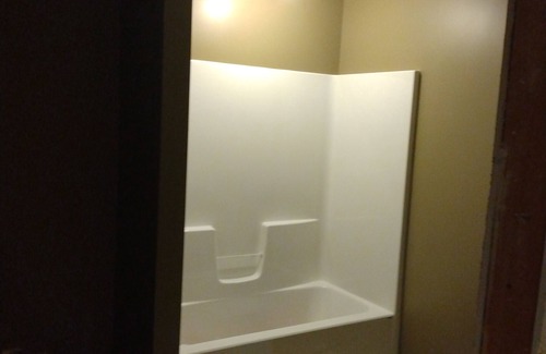 Blue Earth County Apartment | Charming 3-bedroom apartment in lower level of home. Eagle Lake with AC, WiFi