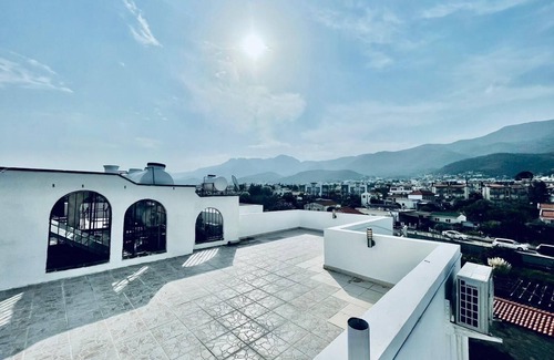 Karavas House | Charming 3-bedroom apartment with WiFi, AC; 15 mins from the fab Kyrenia Harbour