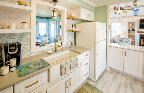 Sea Scape Cottage | Charming 3-bedroom cottage- Bike to beach- Ocean Views-Golf Course-Pool/Hot Tub
