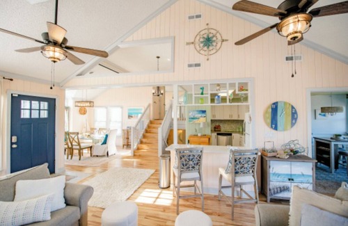 Sea Scape Cottage | Charming 3-bedroom cottage- Bike to beach- Ocean Views-Golf Course-Pool/Hot Tub