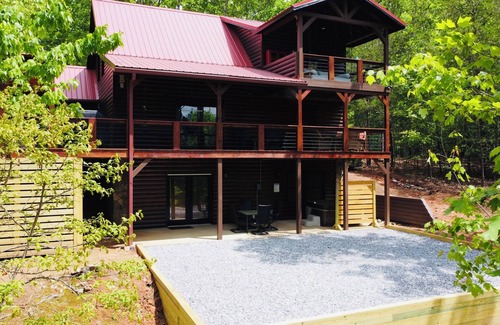 Morganton Cabin | Charming 3-bedroom Cabin in lovely North Georgia Mountains with WiFi, AC…