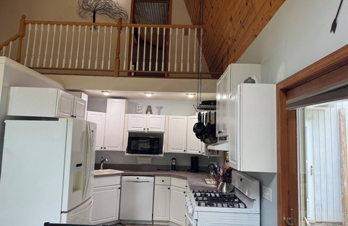 Adair House | Charming 3-bedroom family friendly country home in tranquil Cholchester.