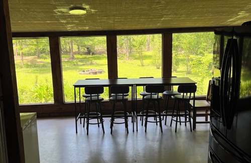 Sabine County House | Charming 3-bedroom house with pond