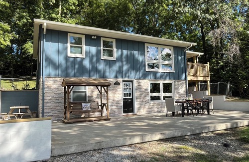 Monticello House | Charming 3-bedroom house across from Lake Freeman