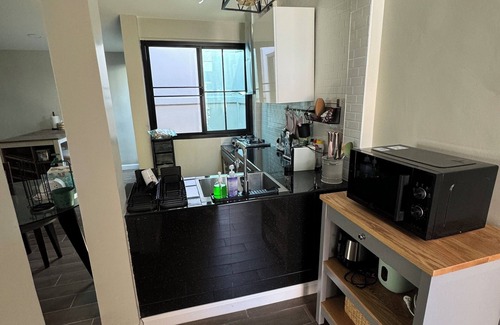 Saphan Sung House | Charming 3-bedroom house in wonderful ฺBangkok with WiFi, AC
