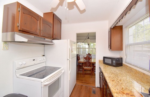 Oak Ridge House | Charming 3 Bedroom house with detached garage.