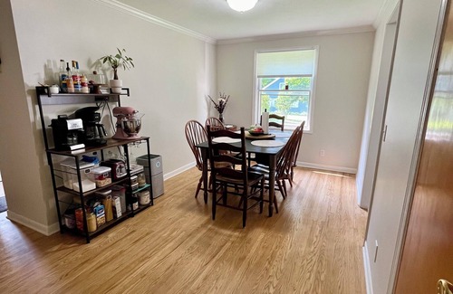 Ionia House | Charming 3-bedroom house with WiFi in Rochester
