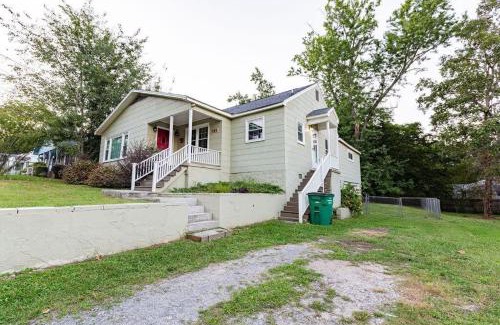 Rossville House | Charming 3-Bedroom Home in Rossville, GA - Family Retreat