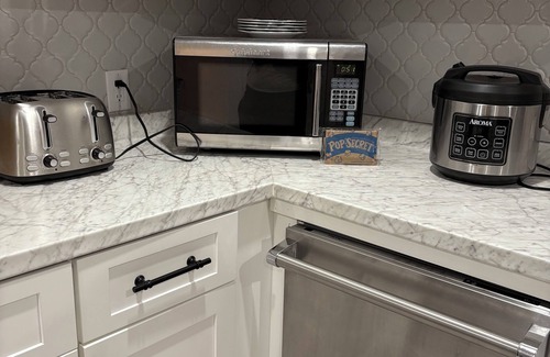 Brockton House | Charming 3-bedroom house with fast WiFi and is pet-friendly in Brockton